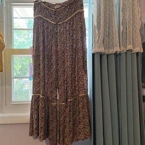 Gorgeous Natural Life Floral Pull-on Maxi Skirt - Sz Medium. Excellent shape!